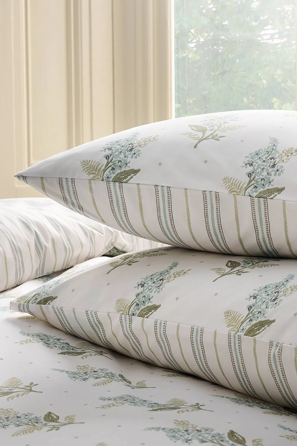 CHRISTY 'Blossom' Floral Striped Reversible Cotton Standard Pillowcase Pair in White 2