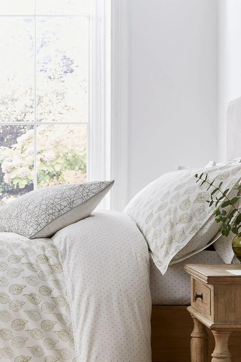 Murmur 'Georgia' Cotton Percale Duvet Cover Set in Green 2