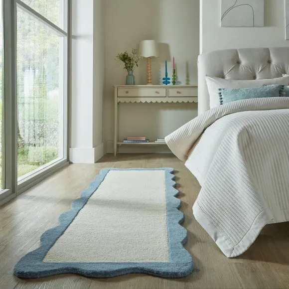 Bonnie Scallop Border Wool Runner 1