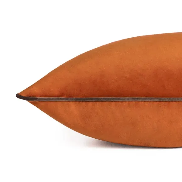 Furn. Square Cushion 4