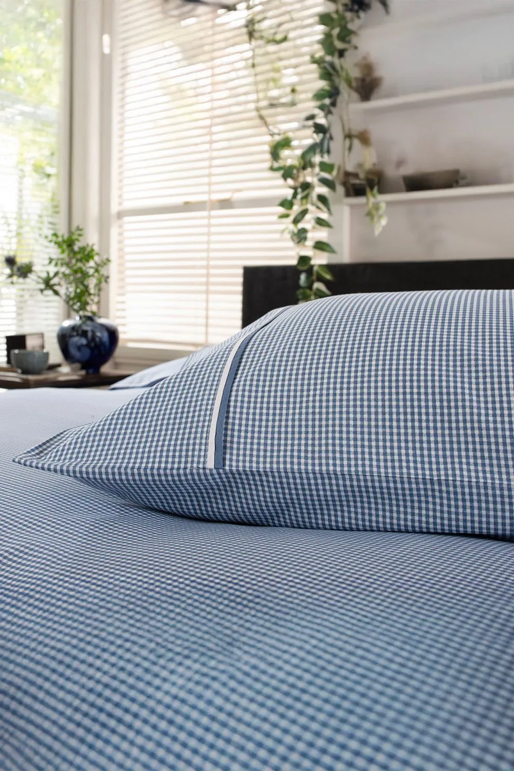The Lyndon Company Gingham Duvet Cover Set - Soft & Breathable Cotton with Double Piped Edges in Blue 4