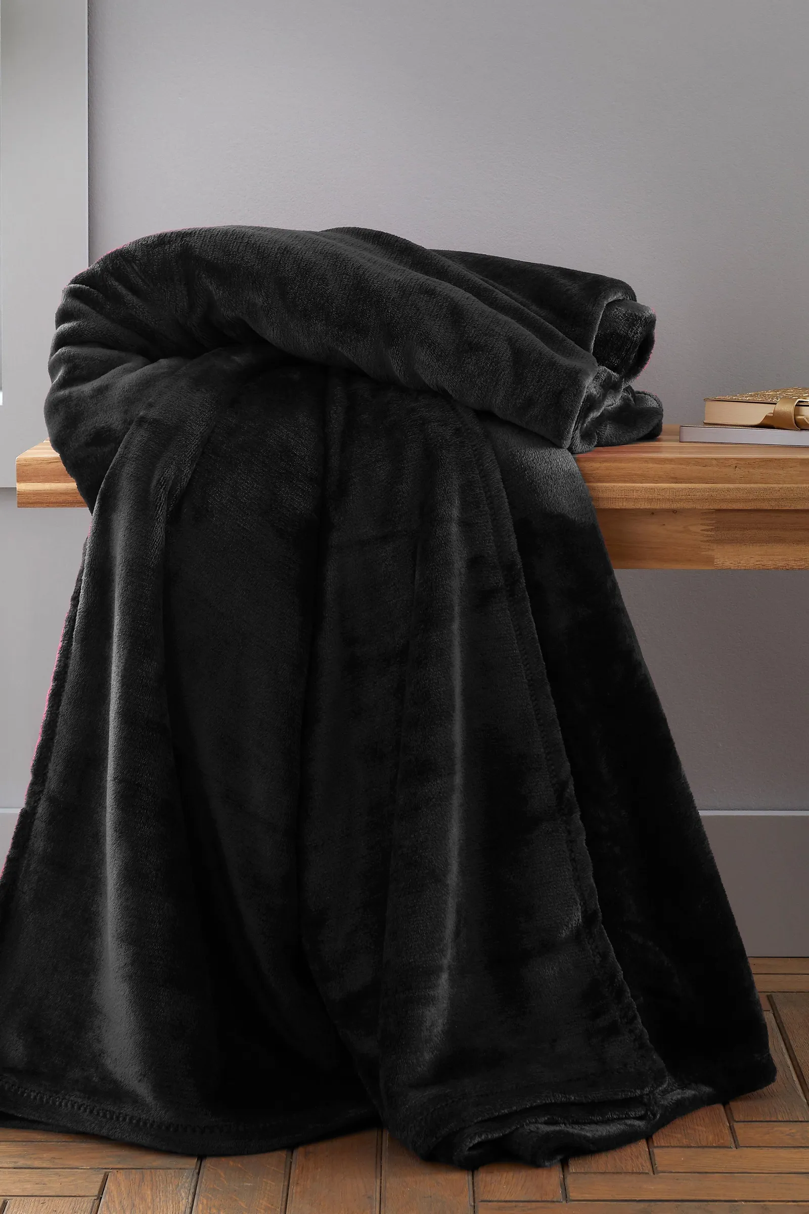 Catherine Lansfield 'Raschel Velvet Touch' Blanket Throw in Black