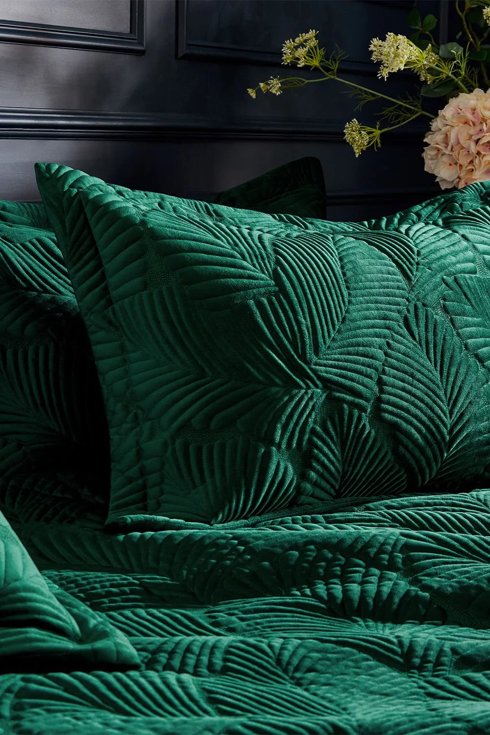 Paoletti Palmeria Quilted Double Duvet Cover Set - Emerald, Green 3