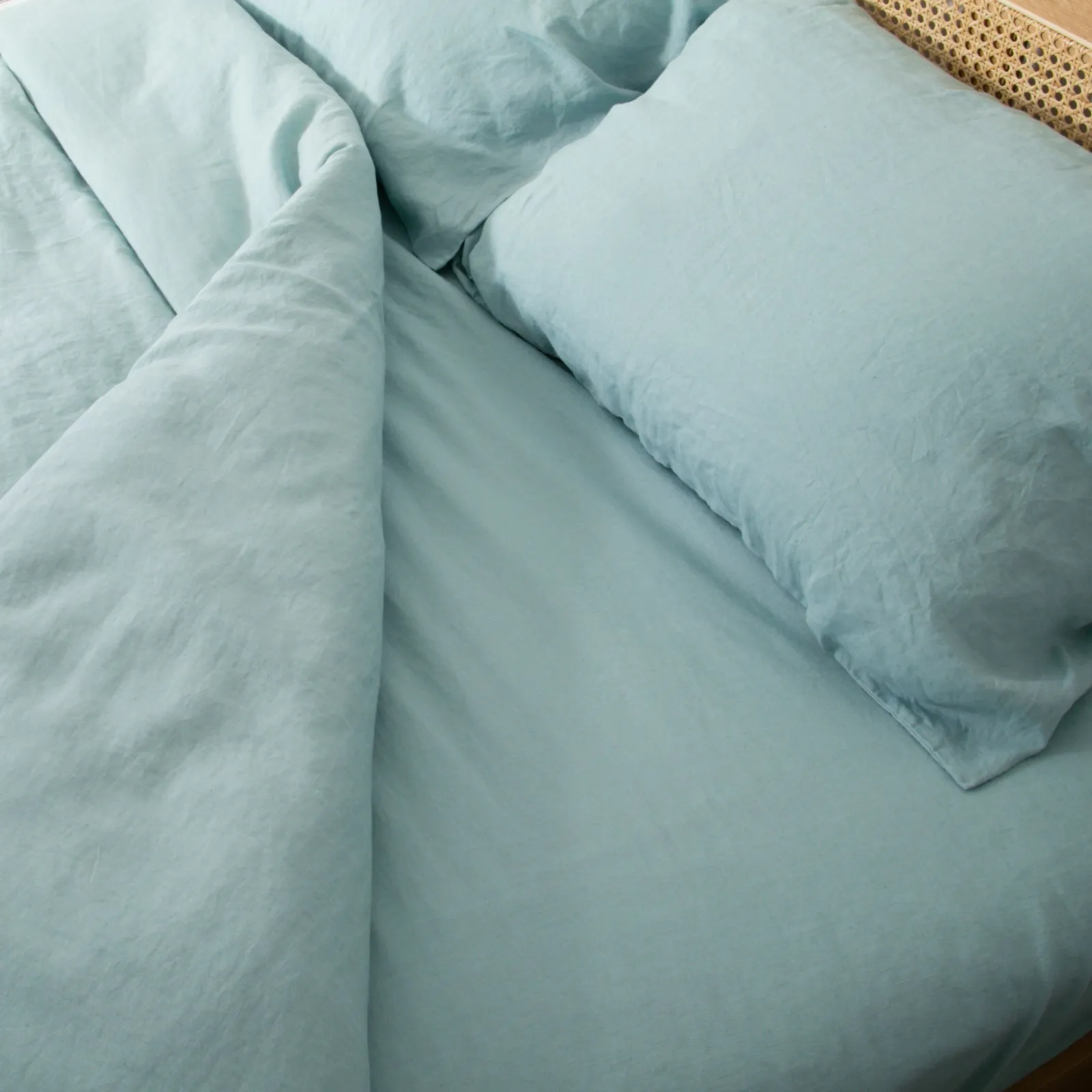 Native Natural Aqua Super King 100% Linen Fitted Sheet (180x200cm) in Blue