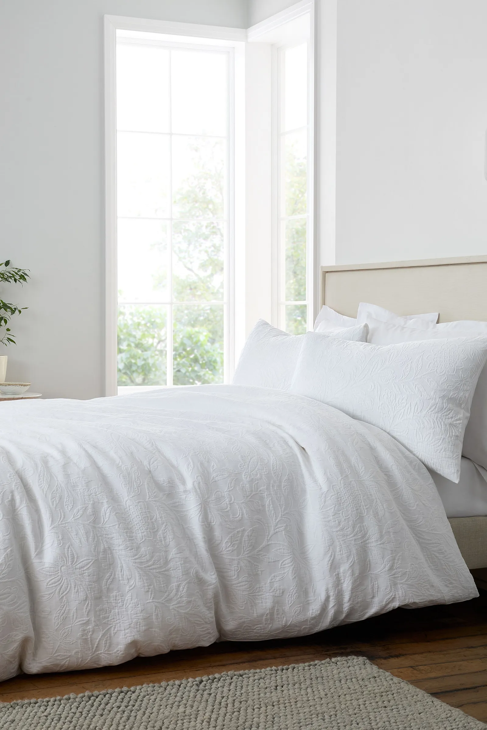 Bianca 'Fleur Matelasse' Jacquard 200 Thread Count Cotton Duvet Cover Set in White