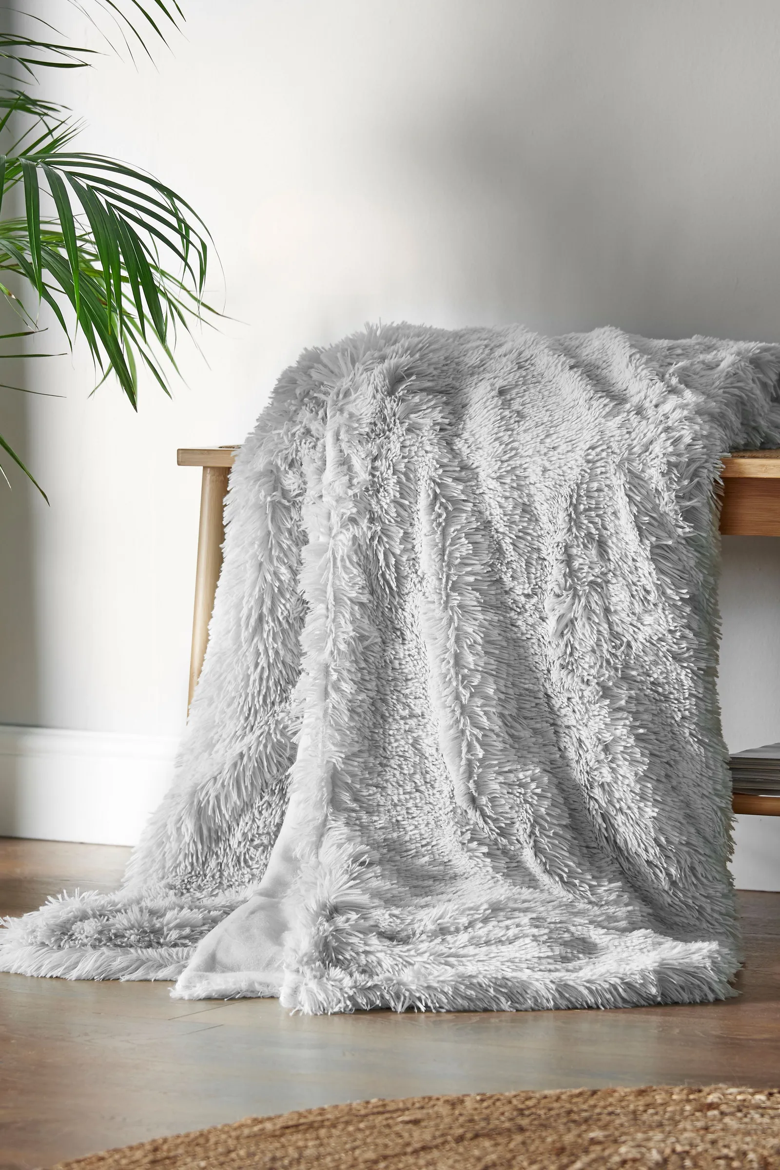 Catherine Lansfield 'Cuddly' Blanket Throw in Silver