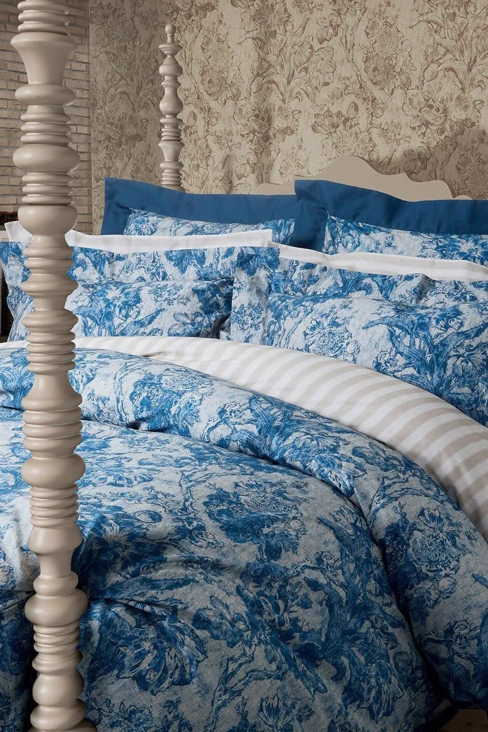 Sanderson 'Fringed Tulip Toile' Cotton Duvet Cover Set in Blue 2