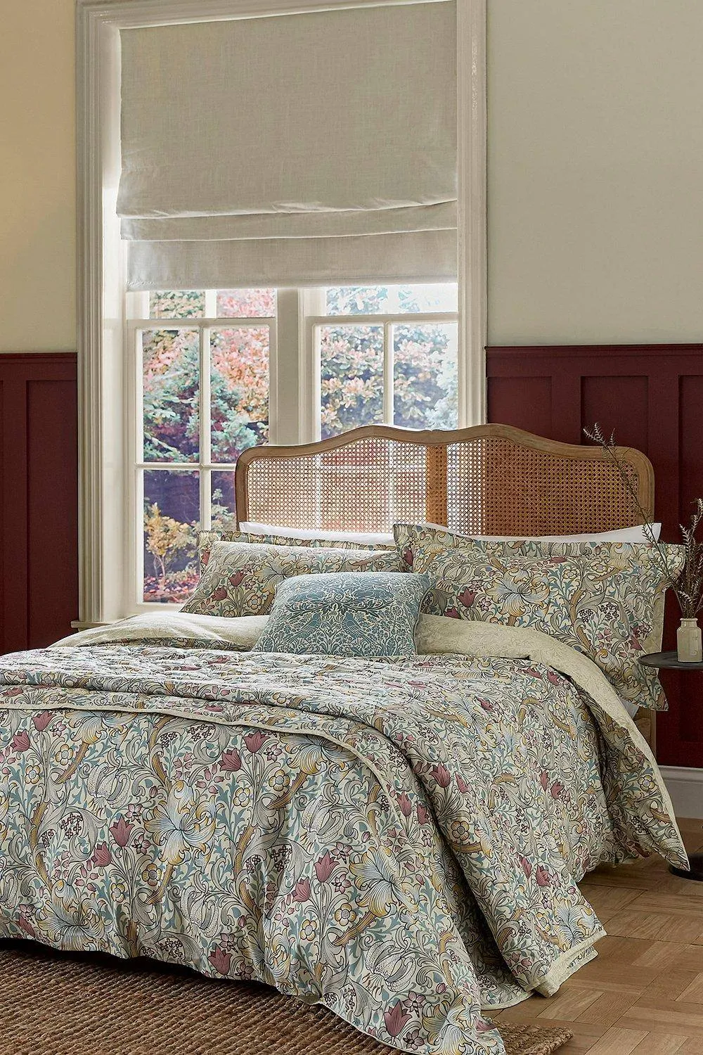 Morris & Co 'Golden Lily' Cotton Duvet Cover Set