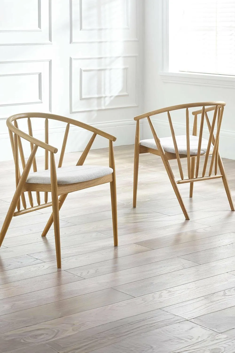 Julian Bowen Rory Curved Spindle Back Upholstered Dining Chair in Light Oak