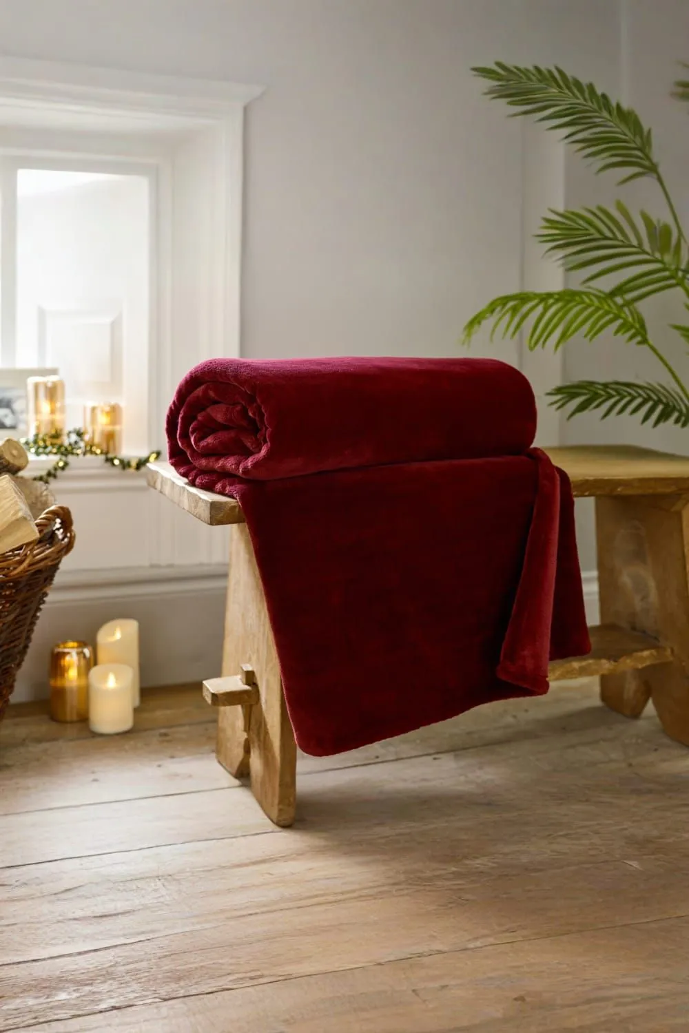 The Lyndon Company Coco Luxury Extra Large Thick Warm Supersoft Cozy Throw 140x180cm in Burgundy