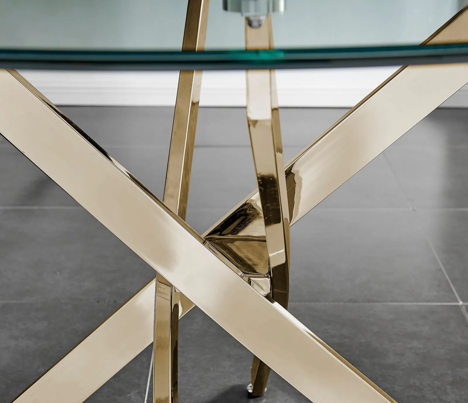 FurnitureboxUK Novara 120cm Round 6-Seater Glass & Metal Starburst Dining Table in Gold 3