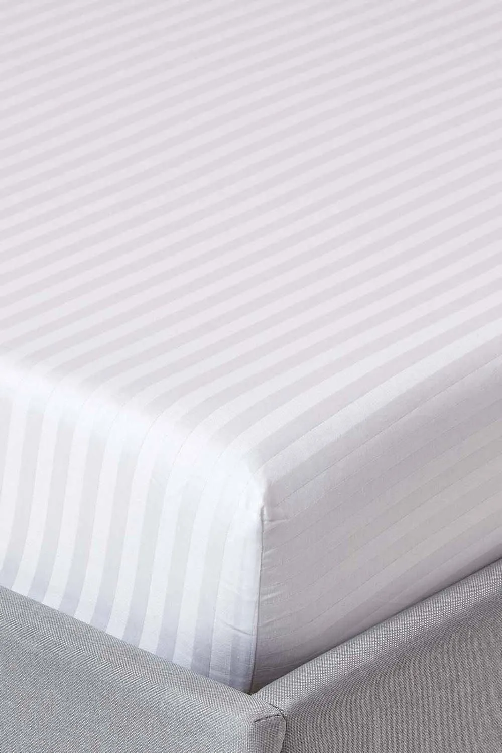 Homescapes Egyptian Cotton Satin Stripe Fitted Sheet 12 inch 330 Thread Count in White 1