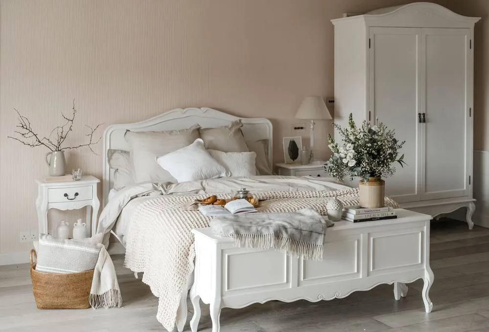Statement Furniture Juliette French Style 5ft King Size Bed with Wooden Headboard in White 4
