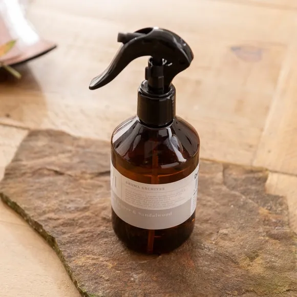 Black Pepper and Sandalwood Room Spray 2