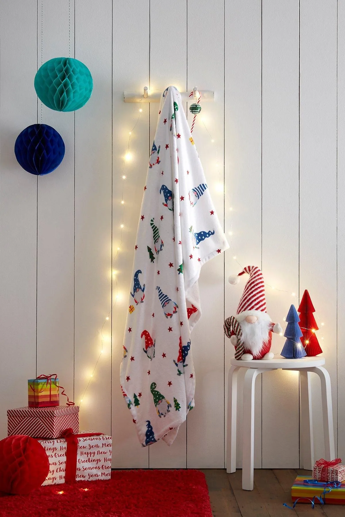 Fusion 'Festive Gonks' Super Soft Fleece Throw in Red