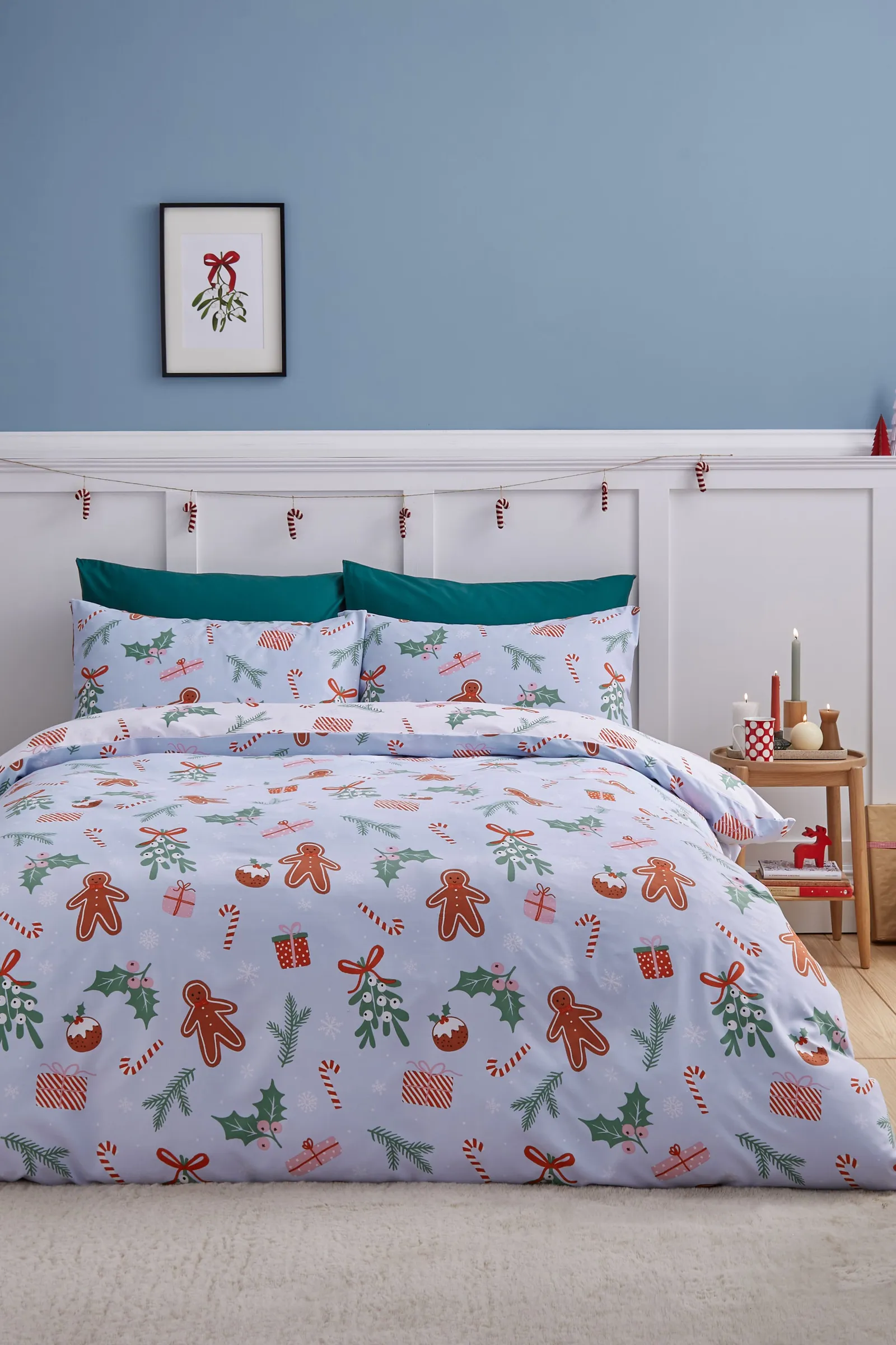 Catherine Lansfield 'Christmas Gingerbread' Soft Microfibre Reversible Duvet Cover Set in Blue 1