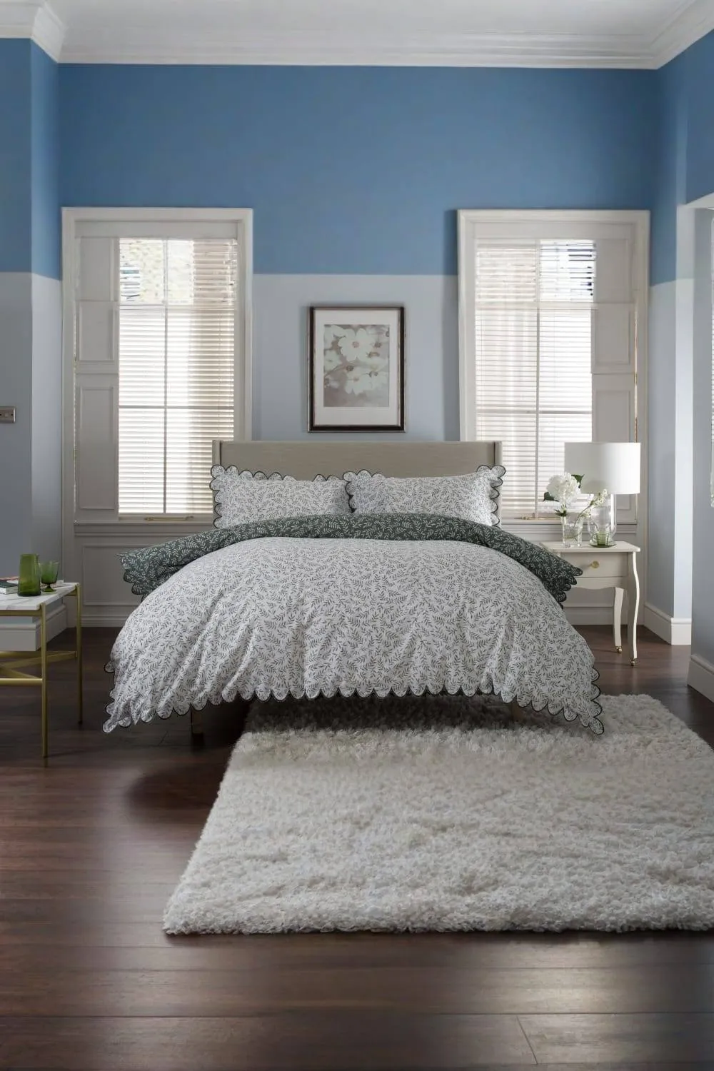 The Lyndon Company Ashling Garden Leaf Cotton Duvet Set with Contrast Reverse Design in Green 1