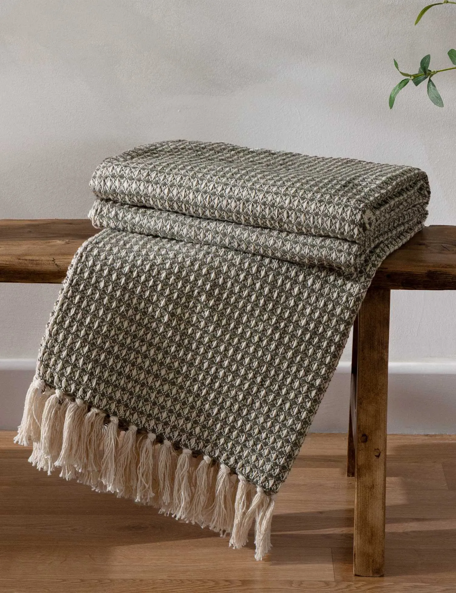 YARD Pure Cotton Waffle Fringed Throw Green