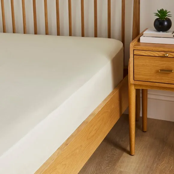 True Grip® 200 Thread Count Fitted Sheet 1