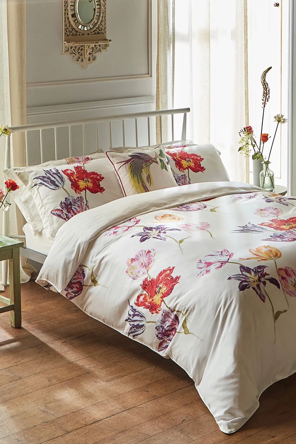 Sanderson 'Tulipomania' Cotton Duvet Cover Set in Red