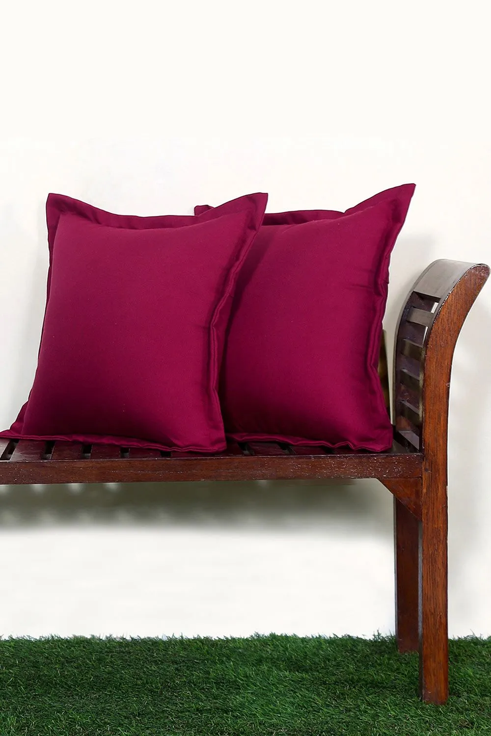 Homescapes Luxury Waterproof Plain Outdoor Cushion 45 x 45 cm, Set of 2 in Red 2