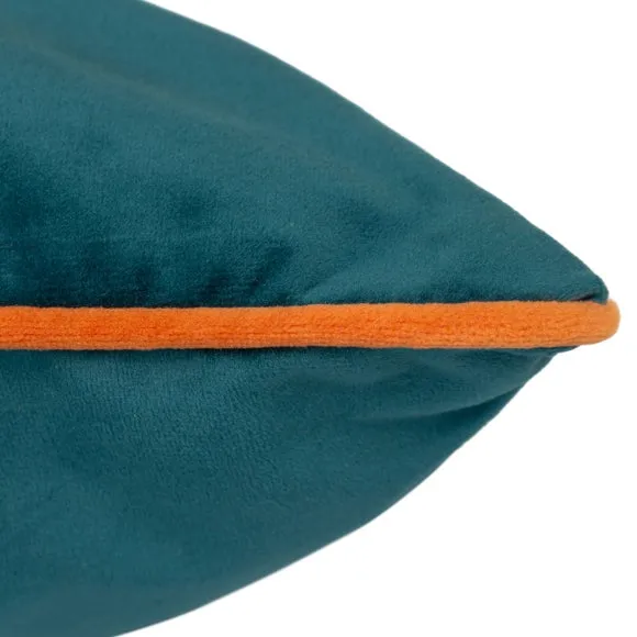Furn. Square Cushion 4