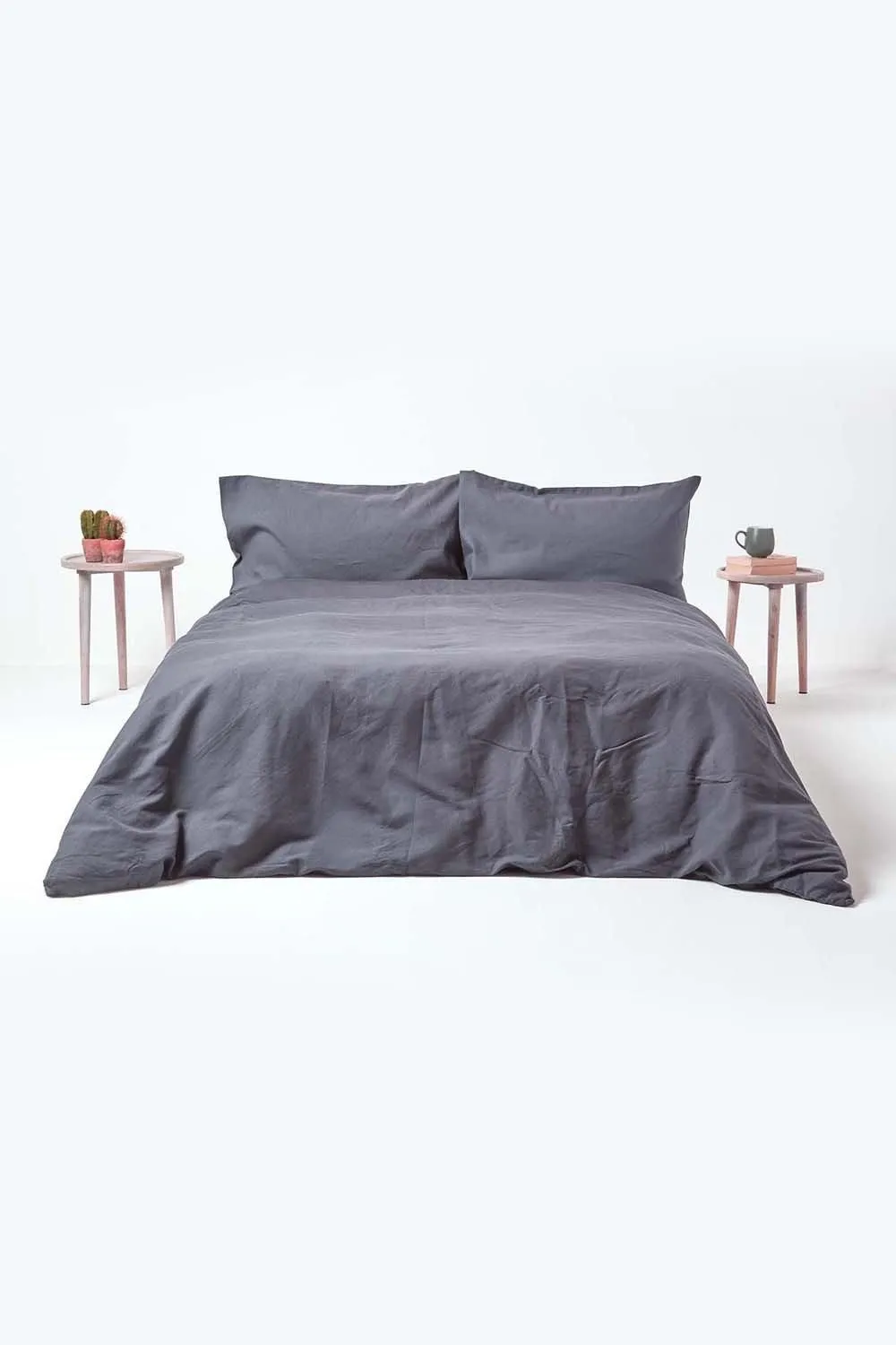 Homescapes Luxury Soft Plain Linen Duvet Cover Set in Dark Grey 3