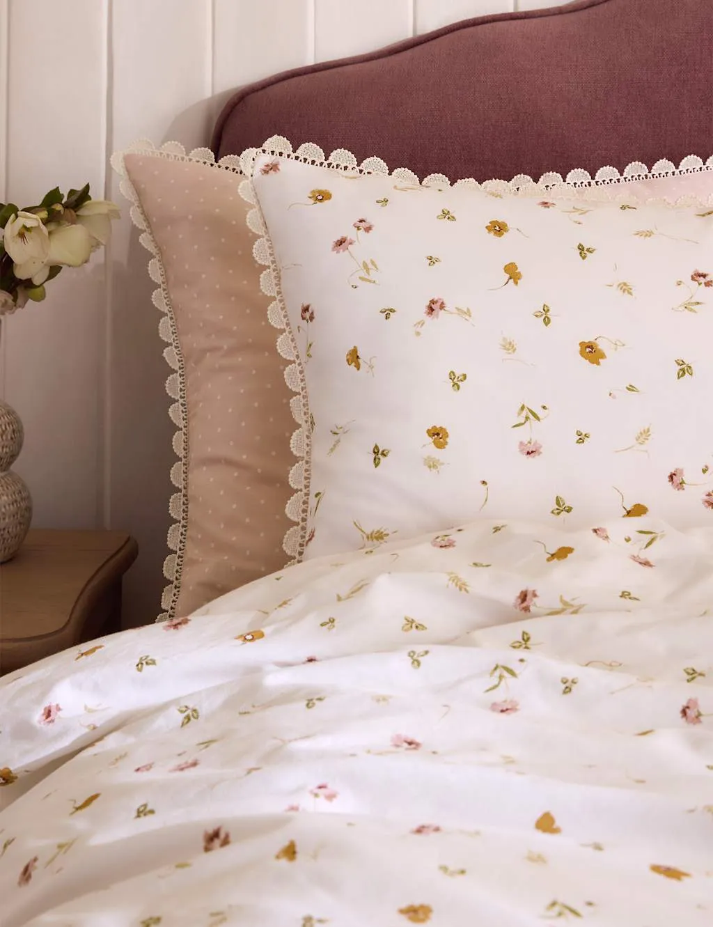 Laura Ashley 2 Pack Pure Cotton Neve Floral Pillowcases Cream Mix