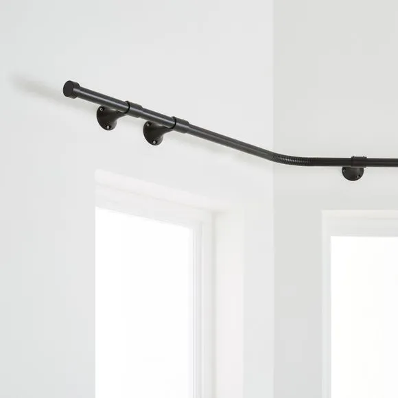 Trinity Metal Bay Curtain Pole 1