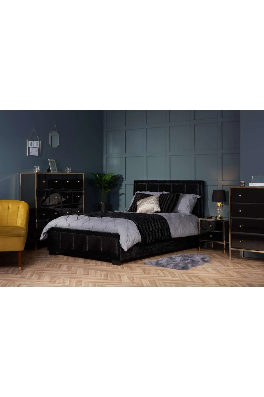 Birlea Fenwick 4 Drawer Chest Black & Gold 3