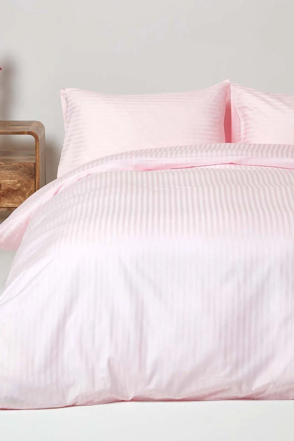 Homescapes Egyptian Cotton Stripe Duvet Cover & Pillowcase 330 TC in Pink 2