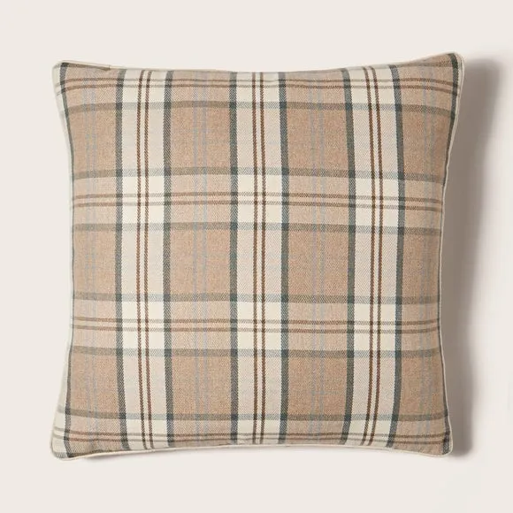 Isabella Cushion Cover 3