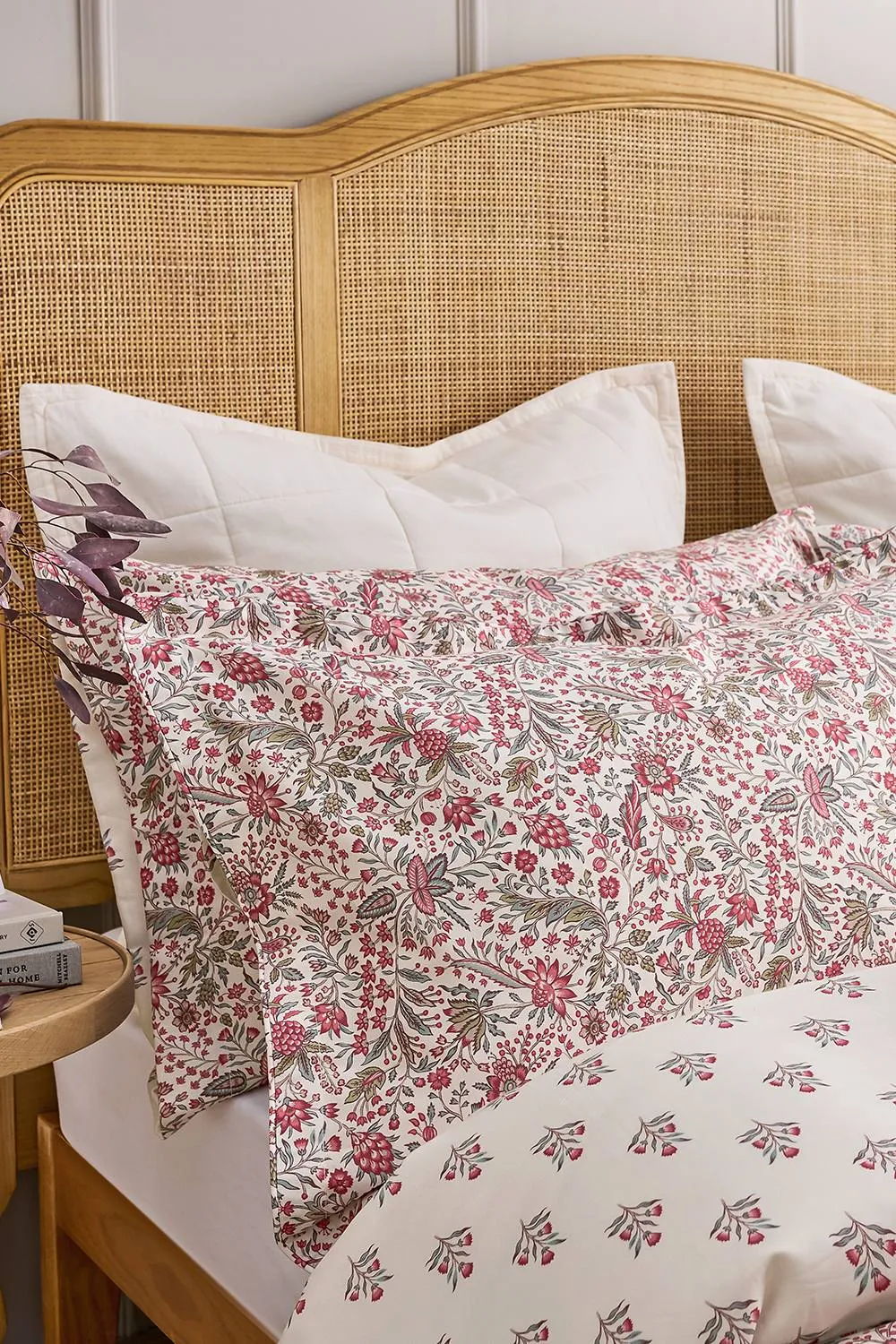 CHRISTY 'Newstead' Mulberry Reversible Cotton Sateen Duvet Cover Set in Red 5