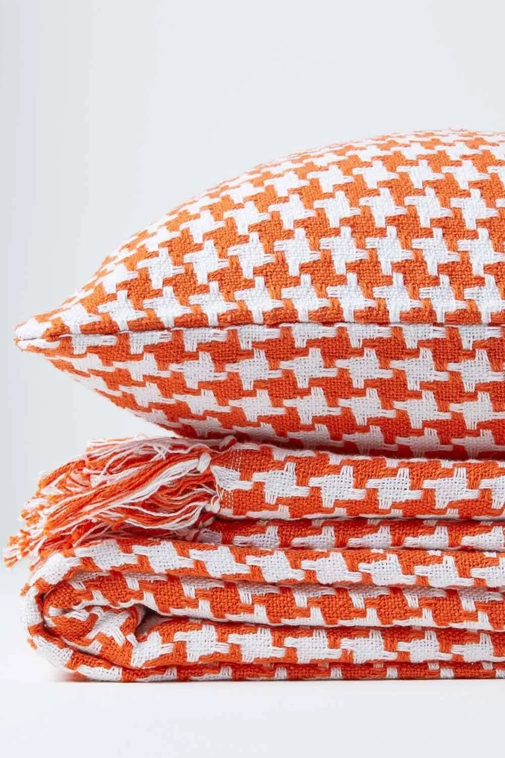 Homescapes Houndstooth 100% Cotton Cushion Cover in Orange 5