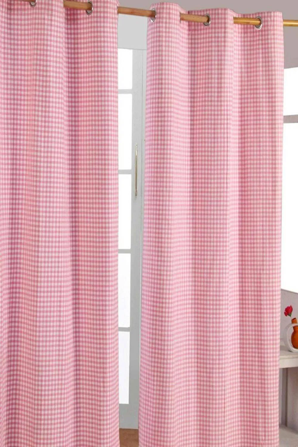 Homescapes Cotton Gingham Eyelet Curtain Pair in Pink 1