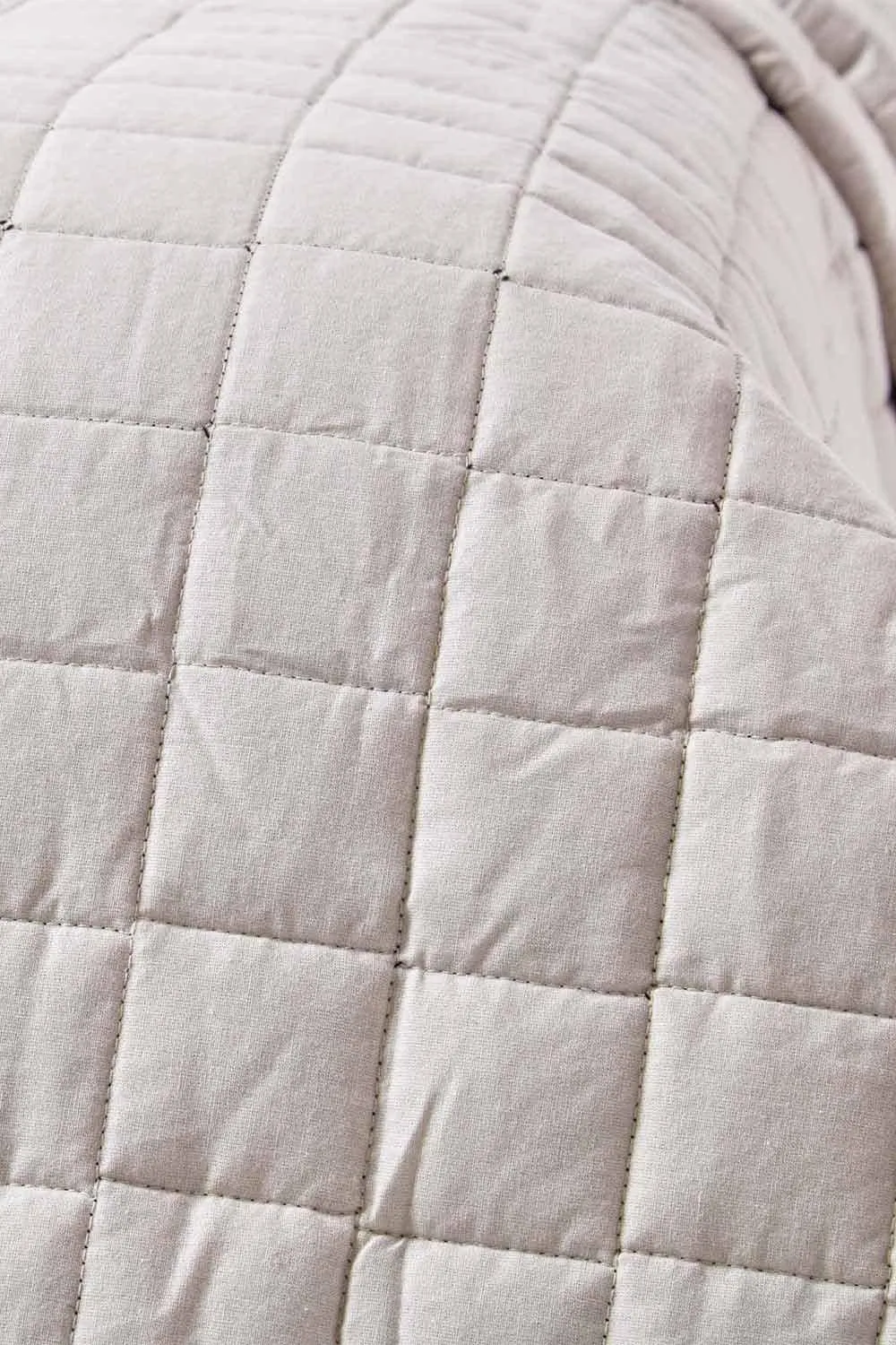 Homescapes Cotton Quilted Reversible Bedspread in Black 5