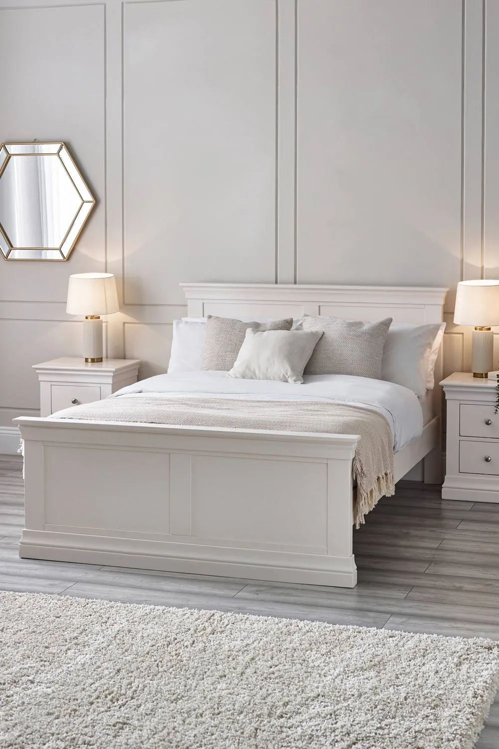 Julian Bowen Clermont Bed in White