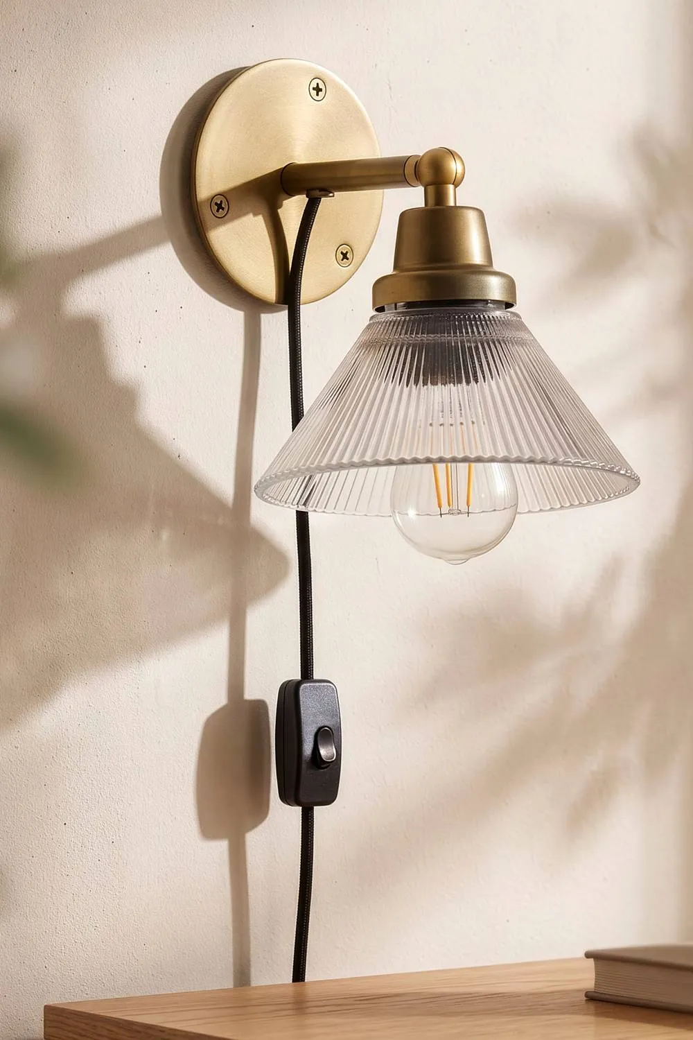 Dibor Fluted Glass & Iron Art Deco Wall Light in Gold