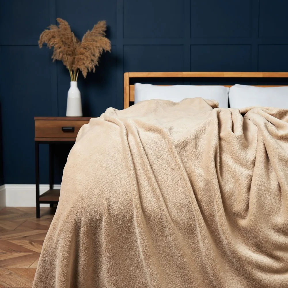 Jumbo Microfleece Throw, Latte