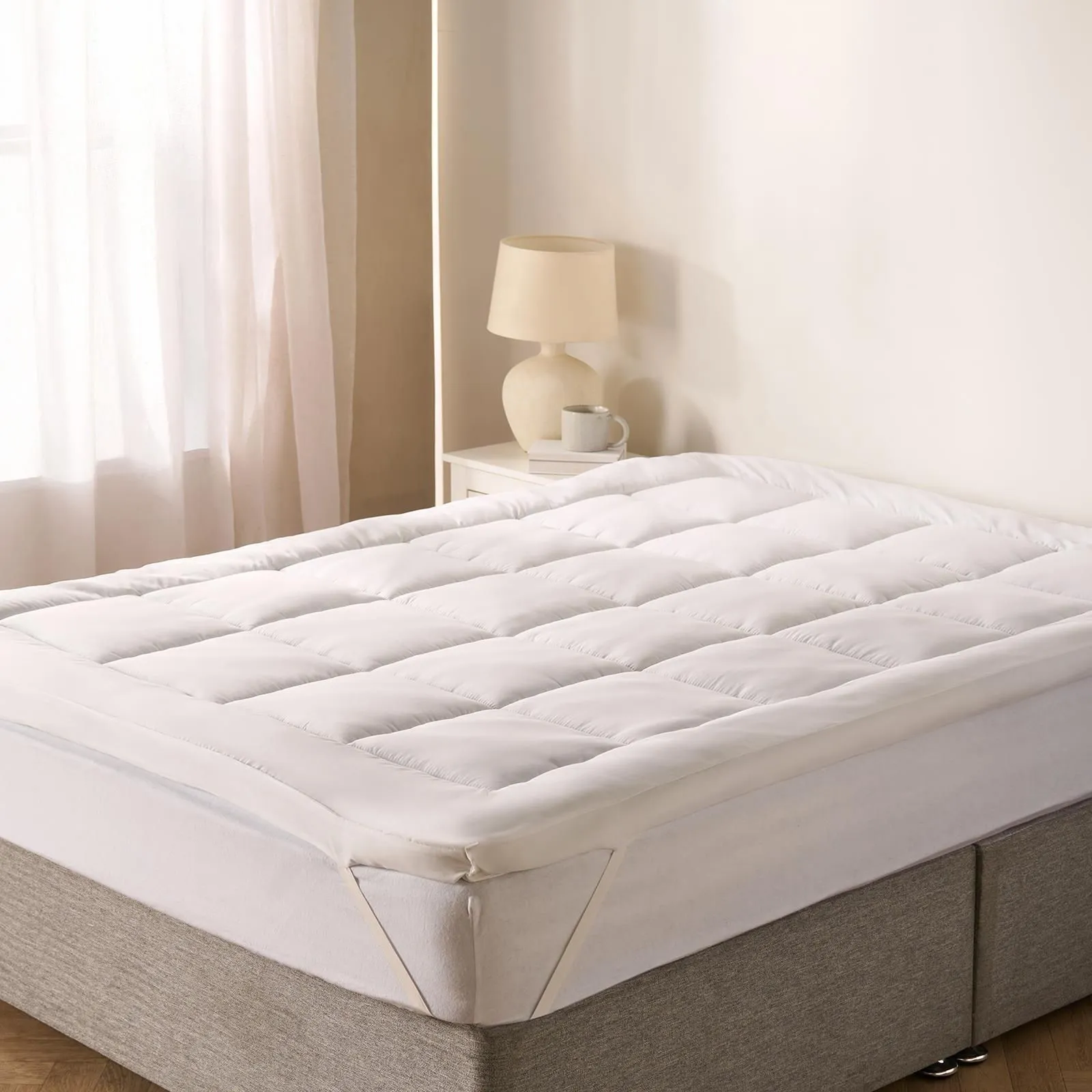 OHS Hotel Quality Anti Allergy Deep Fill Mattress Topper in White