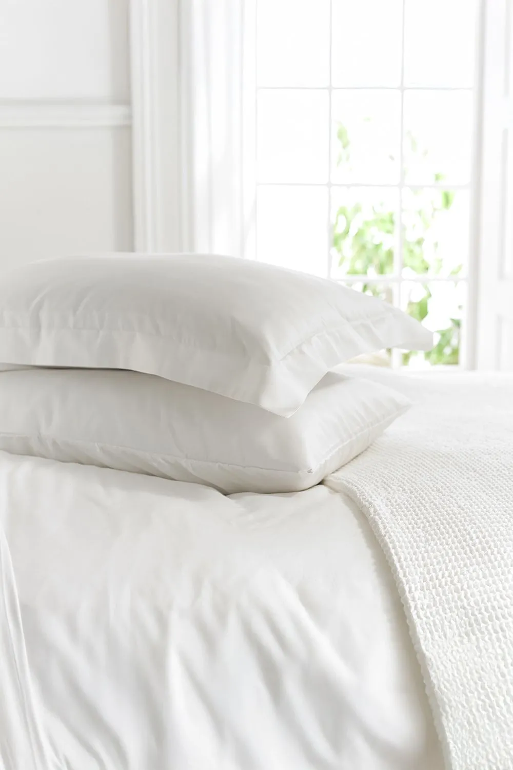 The Lyndon Company 800 Thread Count 100% Cotton Luxury Hotel Quality Duvet Cover Set | Deyongs 1846 in White 4