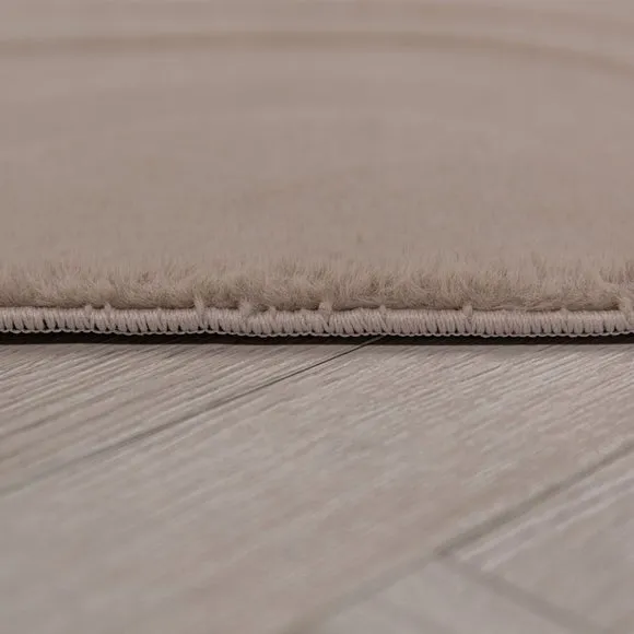 Neve Abstract Faux Fur Wave Rug 4