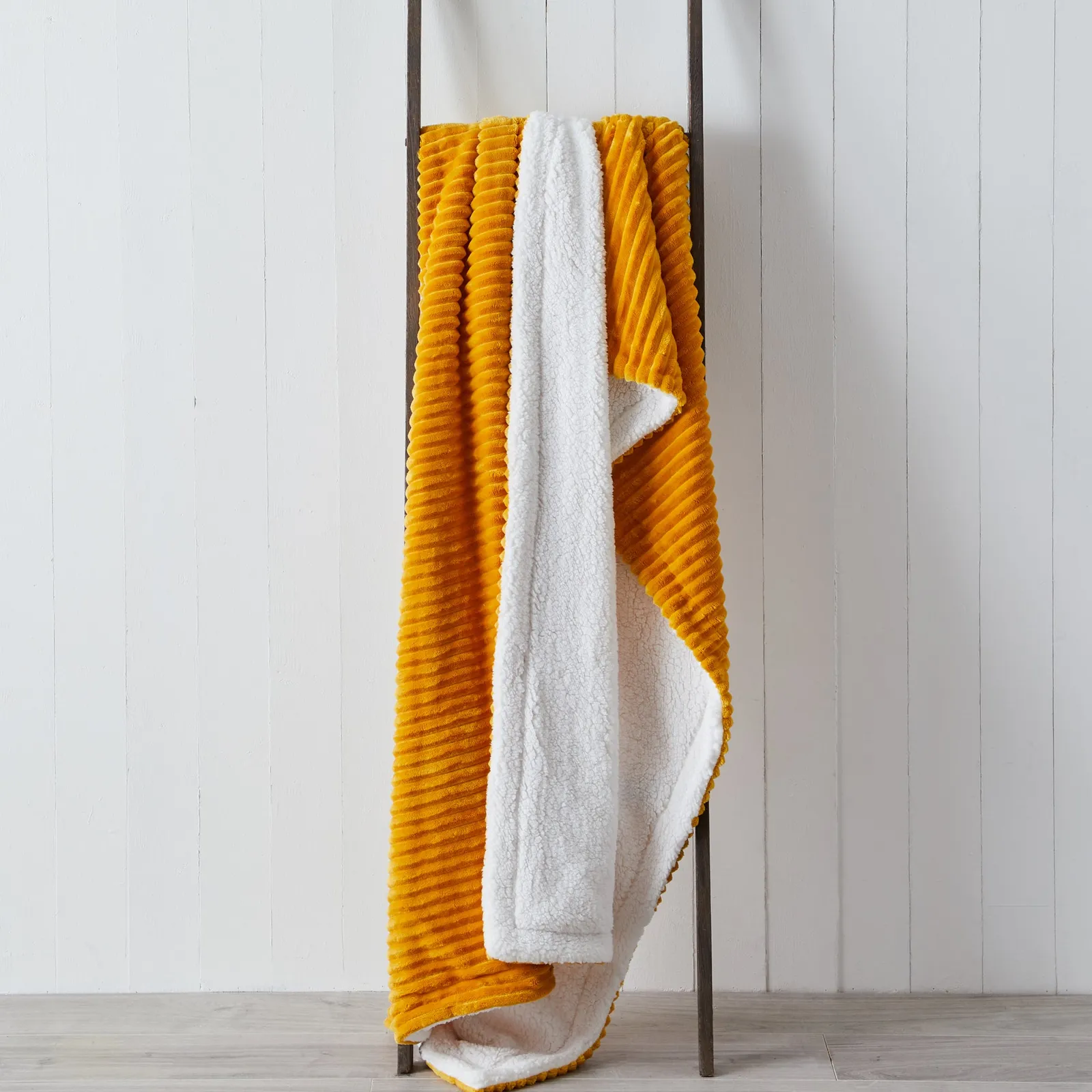 Jumbo Cord Sherpa 130cm x 180cm Throw Ochre