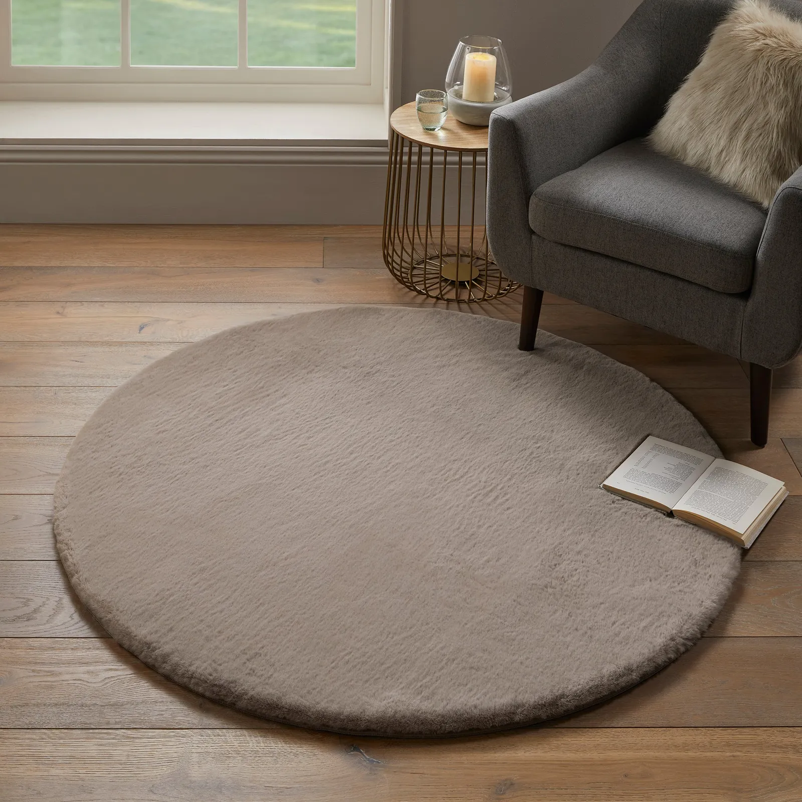 Faux Fur Supersoft Lush Circle Rug Beige