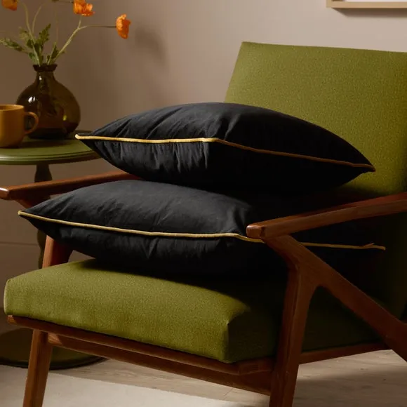 Furn. Square Cushion 5