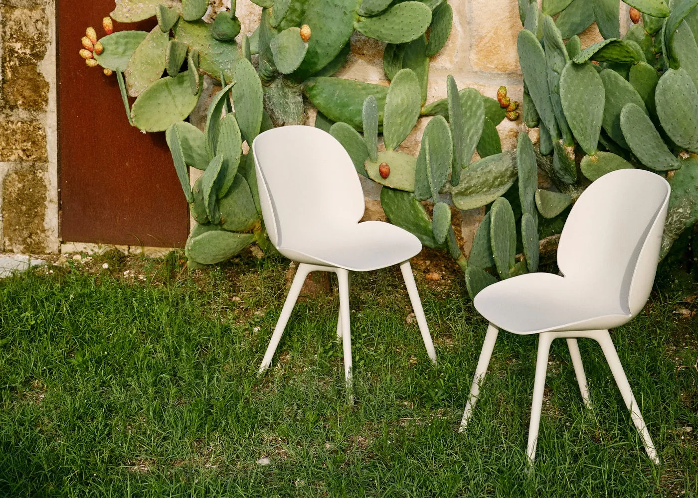 Gubi Beetle Outdoor Dining Chair in Alabaster White 3