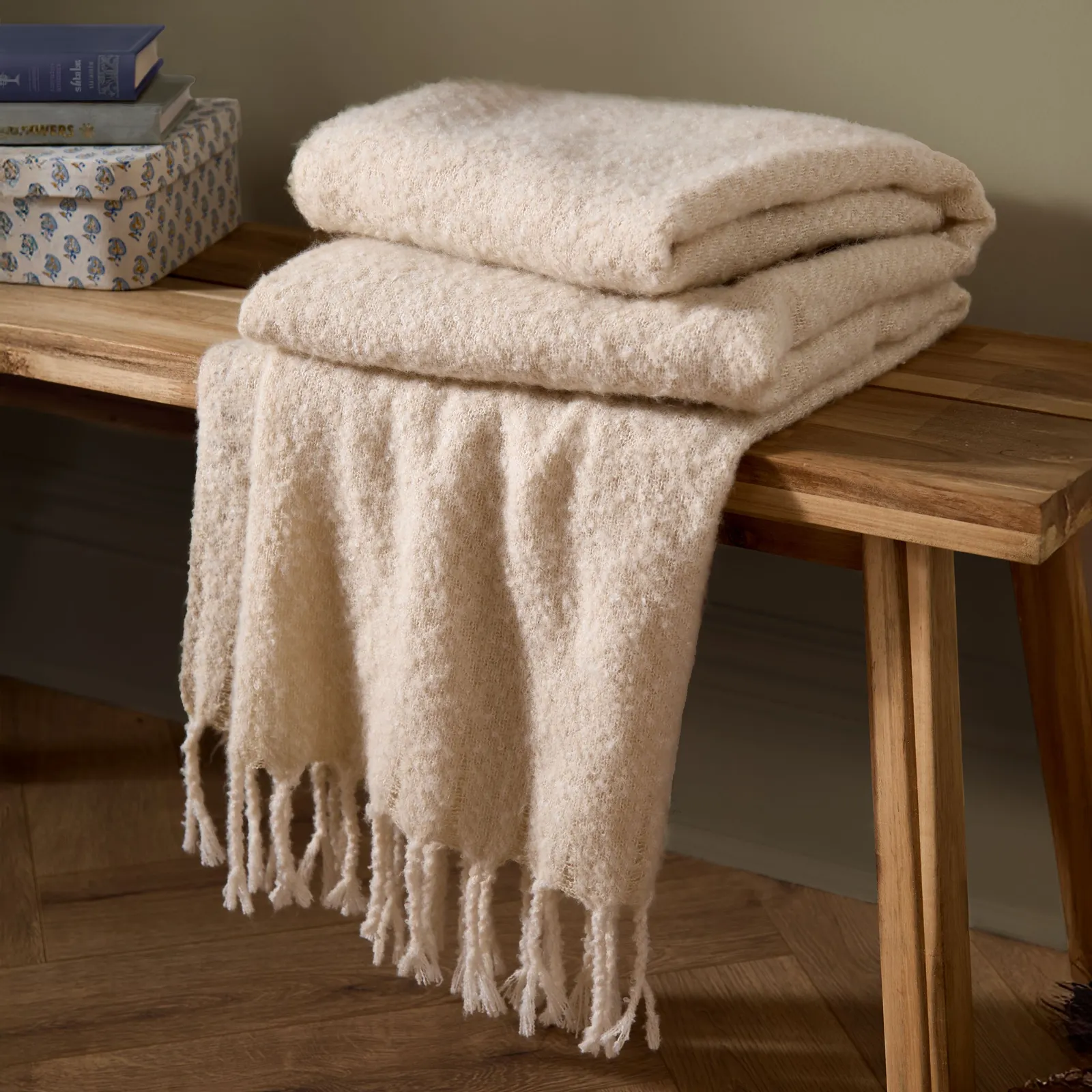 Wylder Nature Isla Woven Tasselled Throw in Cream