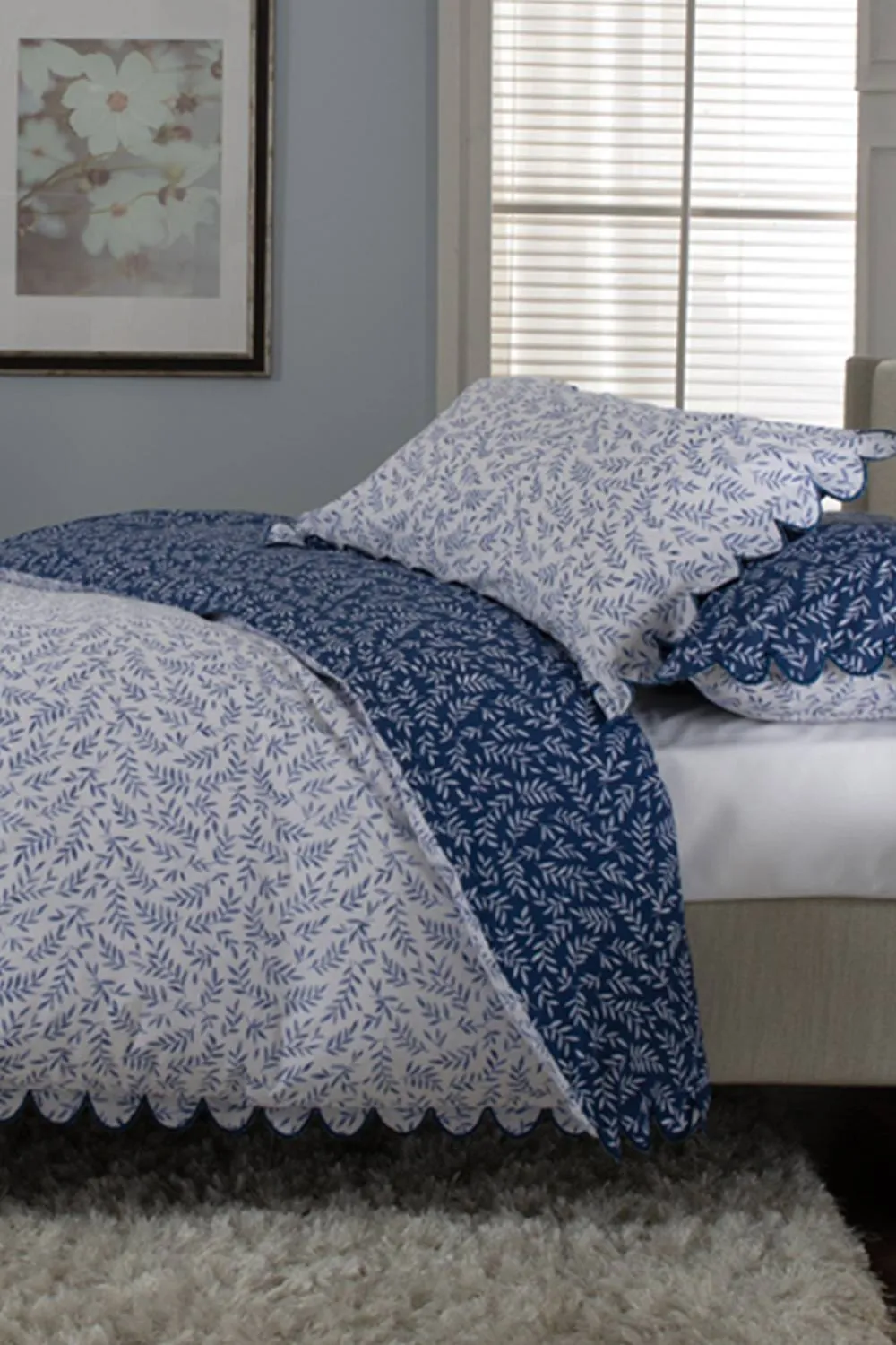 The Lyndon Company Ashling Garden Leaf Cotton Duvet Set with Contrast Reverse Design in Navy 3