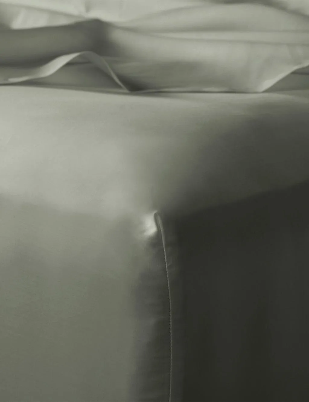 Bedfolk Pure Cotton Sateen Deep Fitted Sheet Khaki