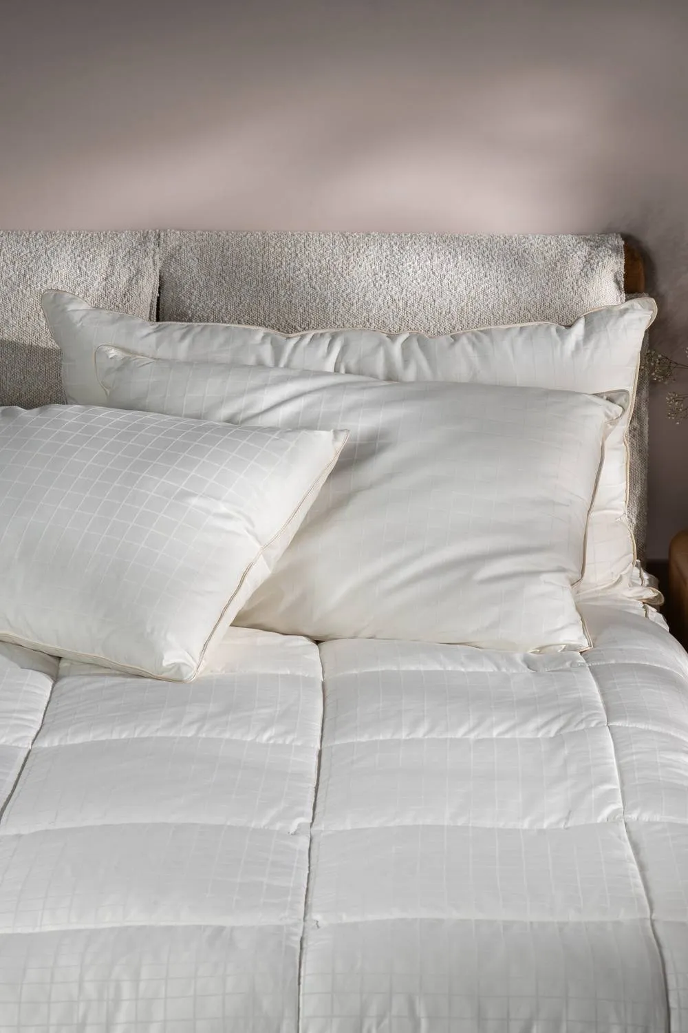 Soak&Sleep Soft As Down with Silk Pillows in White 2
